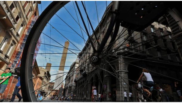Immagine: Bologna, 'estromesso' dalla giunta l'assessore Andrea Colombo. Su Bike Italia l'analisi di Manuel Massimo