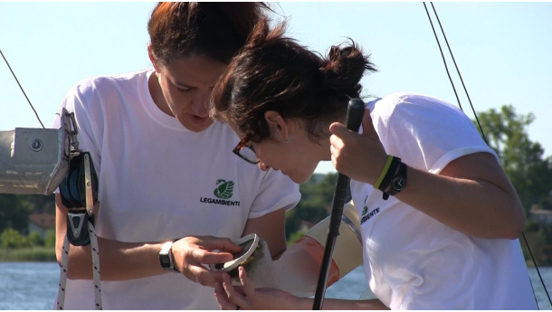 Immagine: Sul Lago Maggiore il primo monitoraggio di microplastiche nei laghi in Italia