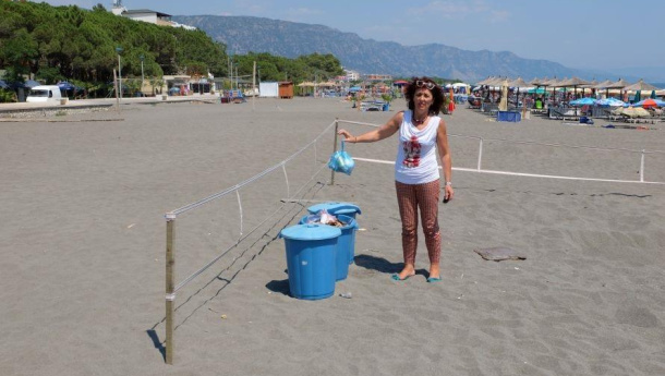 Immagine: Fishing for litter. A Tirana un incontro su 