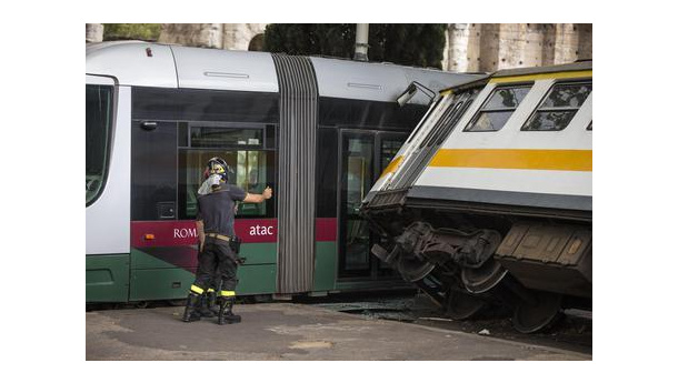 Immagine: Atac: scontro tram - treno a Porta Maggiore