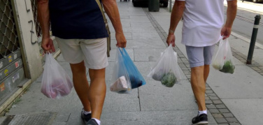 La scritta “a uso interno” sui sacchetti di plastica non li rende legali