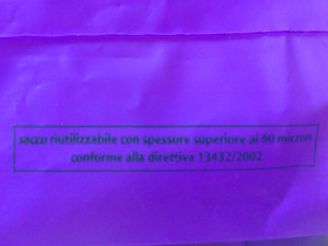 Sacchetti illegali: scovato un produttore (ma per la legge non è reato)