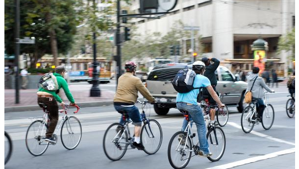 Immagine: Fiab e Rete Città Sane OMS firmano il protocollo Nazionale per promuovere l'uso della bici