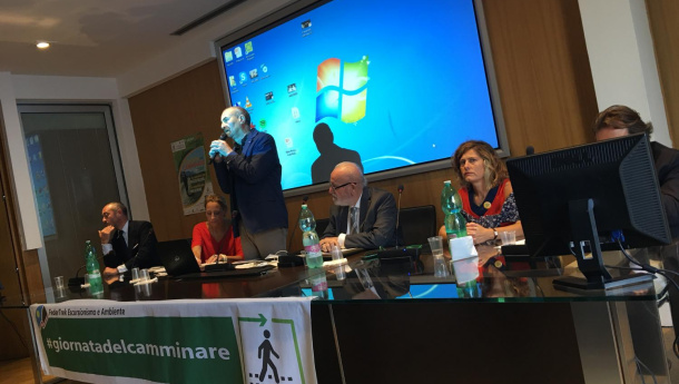 Immagine: Giornata del Camminare: il prossimo 9 ottobre lasciate l'auto e allacciate le scarpe