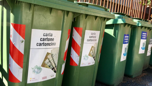 Immagine: Rifiuti, Muraro: su 200mila utenze non domestiche solo 28mila fanno la differenziata