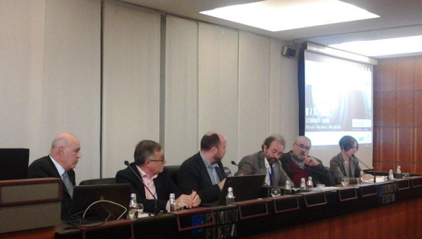 Immagine: Studio Legambiente ed ENEA su plastiche negli ecosistemi lacustri e marini. 'Gran parte dei rifiuti marini e costieri possono essere avviati a riciclo'