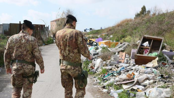 Immagine: Terra dei Fuochi,al via piano per cabina regia digitale contro roghi e abbandono di rifiuti