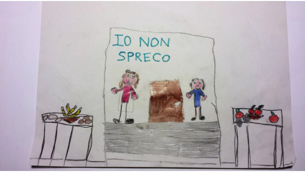 Immagine: I bambini della scuola di via Giusti disegnano il banchetto antispreco