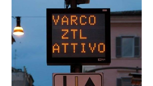 Immagine: Roma, arrivano varchi ZTL anche per l'anello ferroviario: stop bus turistici senza permesso