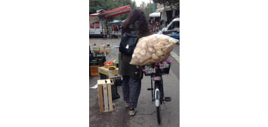 Recup in piazzale Martini: la voce si diffonde e c'è anche chi dona il pane