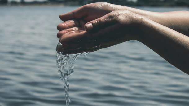 Immagine: Acqua: arriva bonus 50 litri al giorno ad abitante per fasce disagiate