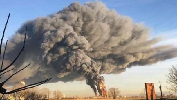 Immagine: Esplosione raffineria nel pavese, non è il primo caso: 