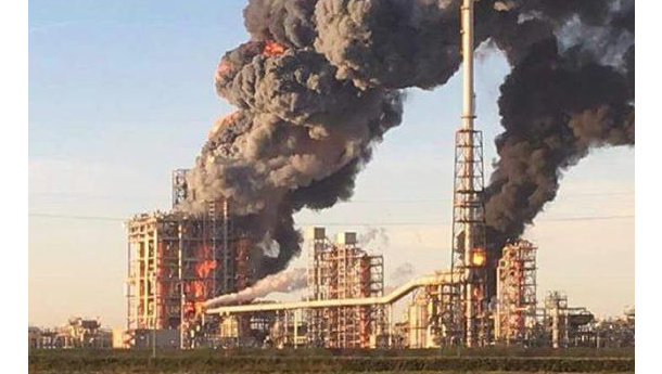 Immagine: Incidente alla raffineria ENI di Sannazzaro (PV). Arpa: monitorare gli effetti della nube nelle prossime ore