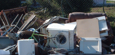 Ama: rimossi materassi abbandonati alla Pisana, ogni notte a Roma raccolte 15t di ingombranti