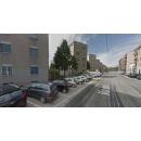 Immagine: Valentin, il custode che ha spiegato la differenziata con il megafono