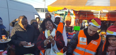 BanaNatale, ecco le immagini della festa anti-spreco multietncica a Porta Palazzo | Video
