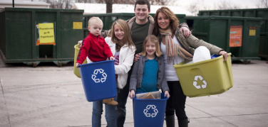 Amore Pensaci Tu: nella nuova fiction Canale 5 la raccolta differenziata sarà di casa