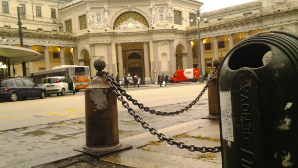 Immagine: Rifiuti. Raccolta differenziata a Genova, tra porta e porta e ipotesi di raccolta congiunta. Intervista all’assessore comunale all’Ambiente