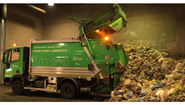 Immagine: Milano, rifiuti: