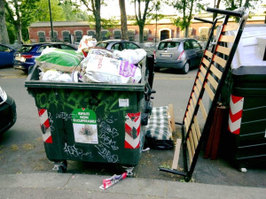 Torino, lotta ai rifiuti abbandonati a fianco dei cassonetti. Gruppo Iren: 'Pratica scorretta che non riguarda solo gli ingombranti'