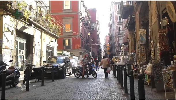 Immagine: Napoli, da venerdì 17 febbraio parte la pedonalizzazione di via dei Tribunali