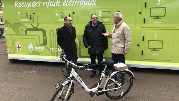 Immagine: Milano, bilancio progetto RAEE Parking: in dieci mesi raccolte più di 13 tonnellate di rifiuti elettrici ed elettronici