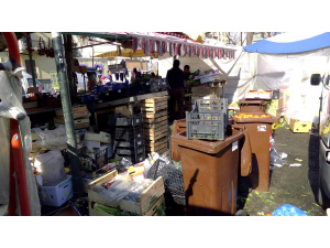 Raccolta differenziata nei mercati: ecco come si fa' in quello più lungo d'Europa