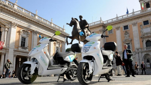 Immagine: A Roma entro aprile 250 mezzi per nuovo servizio scooter-sharing elettrico
