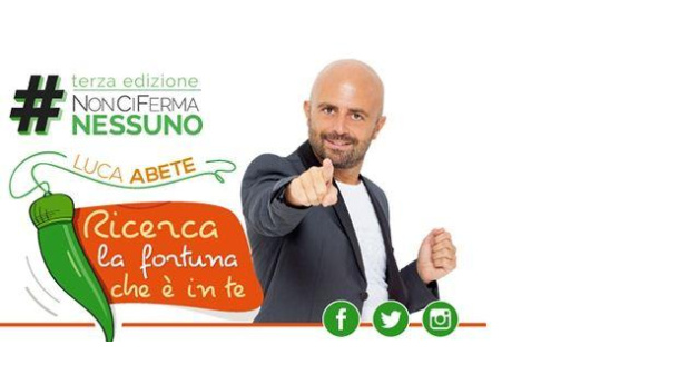 Immagine: Comieco è partner di #NonCiFermaNessuno, il tour motivazionale di Luca Abete che invita i ragazzi a compiere scelte rispettose della vita e dell'ambiente.