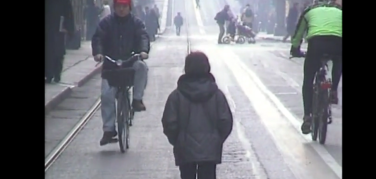 Torino, prima domenica a piedi su tutta la città tra smog, polemiche e suggestioni poetiche