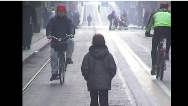 Immagine: Torino, prima domenica a piedi su tutta la città tra smog, polemiche e suggestioni poetiche