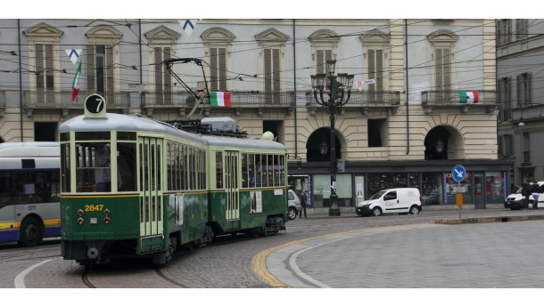 Immagine: Torino: dieci nuovi tram e 20 bus elettrici per migliorare la qualità dell'aria