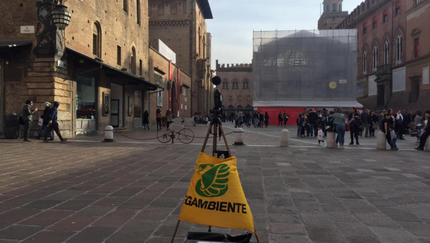 Immagine: Treno Verde a Bologna: 'città sotto la cappa dello smog, concentrazioni di pm10 non più tollerabili'