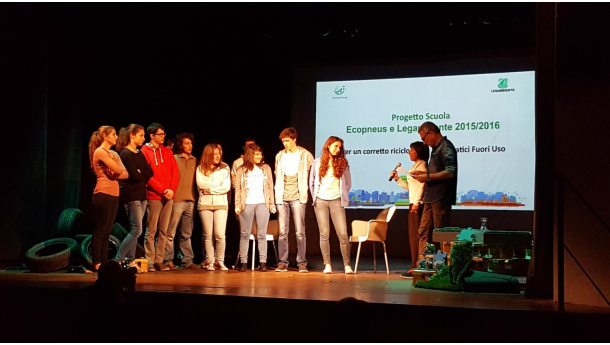 Immagine: Campi sportivi in gomma riciclata per tre scuole di Piemonte e Valle d’Aosta