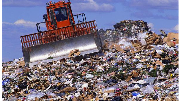 Immagine: Puglia, Legambiente boccia la rimodulazione dell'Ecotassa: 'premia i comuni inadempienti che smaltiscono un’elevata quantità di rifiuti in discarica'