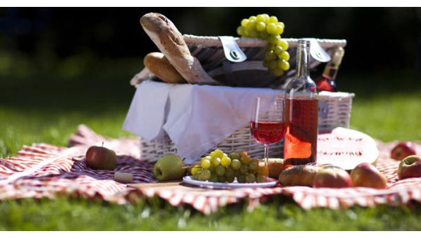 Immagine: Differenziata, zero sprechi e carbone fai da te per grigliare. Il decalogo della Pasquetta sostenibile