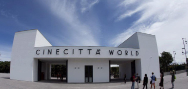 Ricicla il divertimento: per la Giornata della Terra a Cinecittà World il biglietto si paga in bottiglie di plastica