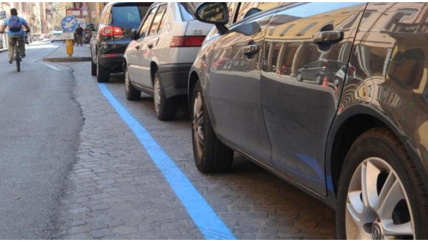 Immagine: Il parcheggio a Milano è un dramma ma c‘è una soluzione