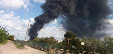 Roma, nuova emergenza rifiuti. E brucia il deposito di Pomezia per il riciclo