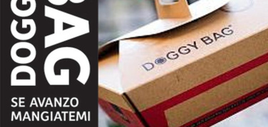 La cultura antispreco comincia dalla tavola: l'impegno di Fipe e Comieco per trasformare un tabù in abitudine grazie alla doggy bag