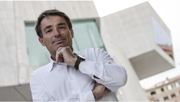 Immagine: 'L'oro nel cassonetto', Virginia Raggi ospite alla trasmissione Petrolio di Rai Uno