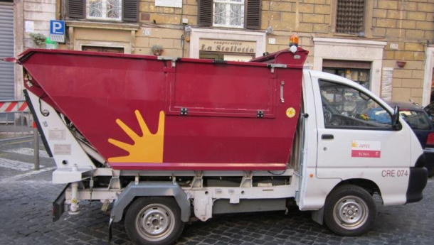 Immagine: Zingaretti, su rifiuti Roma si rischia rivolta hinterland. E Ama nomina il nuovo cda