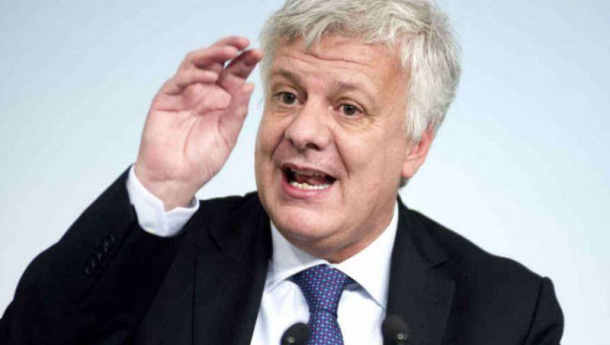 Immagine: Galletti: 'Rendicontare in bolletta il costo dei rifiuti trasportati all'estero'