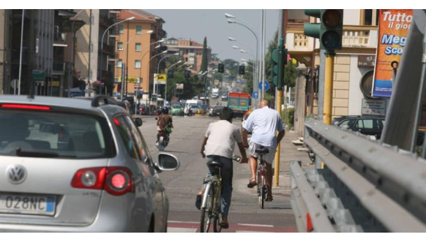 Immagine: #codicedisicurezza, al via la campagna FIAB per sollecitare il Governo ad approvare la riforma del Codice della Strada