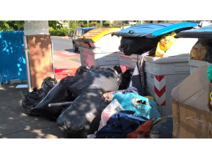 ‘Emergenza rifiuti a Firenze: qui c'è davvero bisogno delle magliette gialle!’