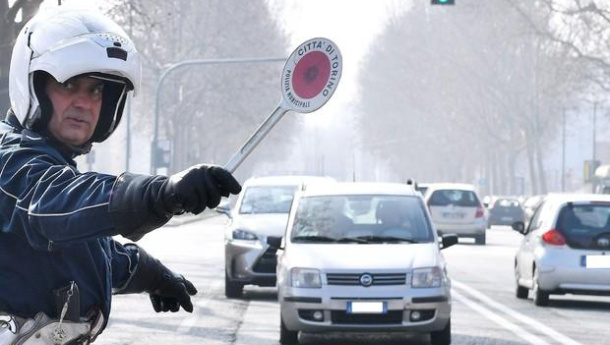 Immagine: Smog, a Torino e Milano con le nuove misure i diesel Euro 3 ed Euro 4 potrebbero fermarsi più di un mese