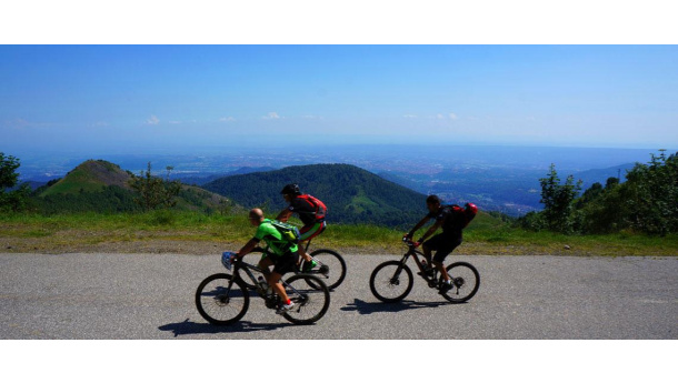 Immagine: Piemonte, presentato il percorso ciclabile dal Monferrato a Oropa passando per le terre di Coppi