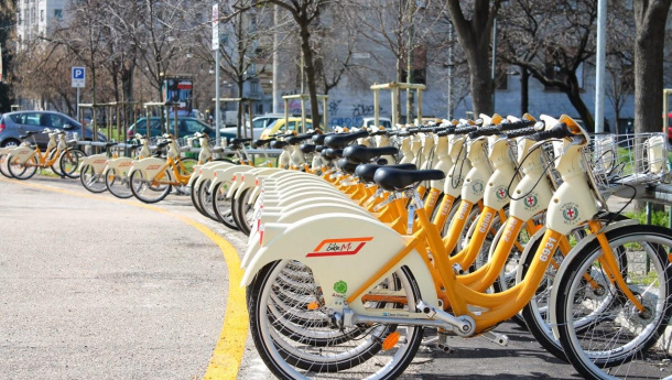 Immagine: BikeMi a portata di App . L’applicazione ufficiale del servizio completamente rinnovata
