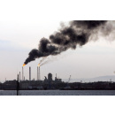 Immagine: Taranto, raffineria Eni. Peacelink: '13 mesi per sapere che ci sono sversamenti nei serbatoi ed inquinanti in falda'
