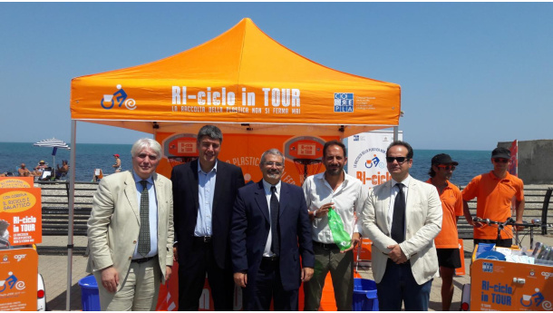 Immagine: Al via da Bari 'RI-ciclo in TOUR' di Corepla in Puglia